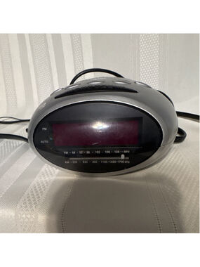 Durabrand CR-500 Digital Clock Radio Silver AM/FM Alarm Sleep Snooze Modern